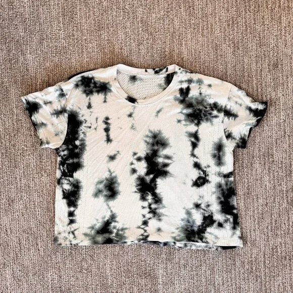 Lululemon Cropped Tie Dye Lightweight Shirt - Picture 1 of 3